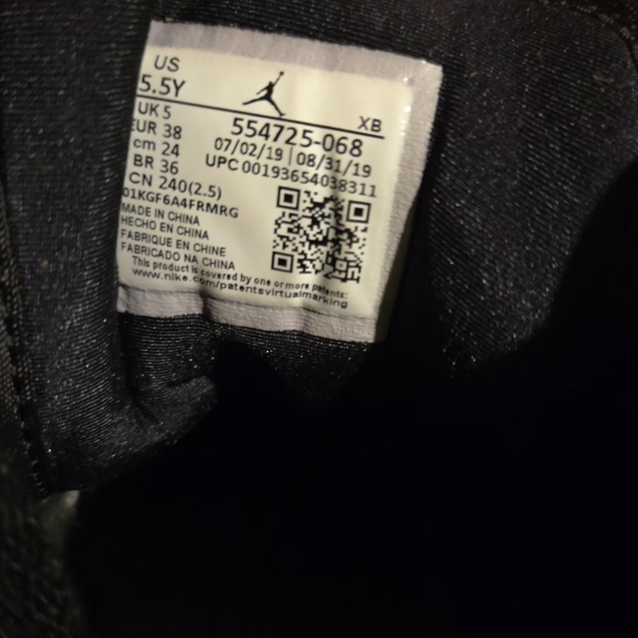 Air Jordan 1 Mid Sneaker in Black & Hyper Blue - Picture 4 of 4